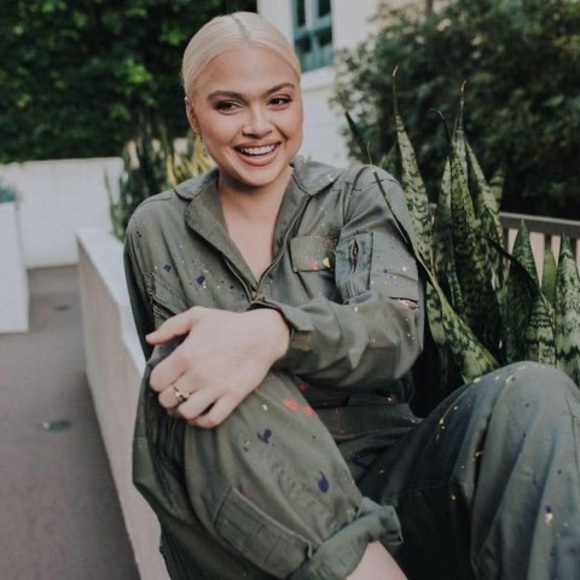 Meet your Posher, Taylor - Picture 1 of 1